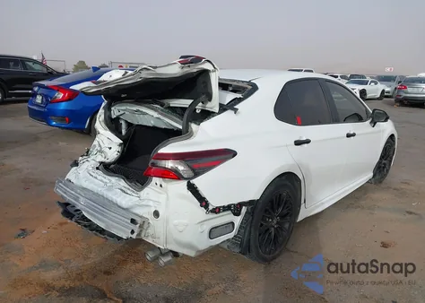 2021 Toyota Camry Se z USA, uszkodzony, nr VIN 4T1G11AK5MU411227